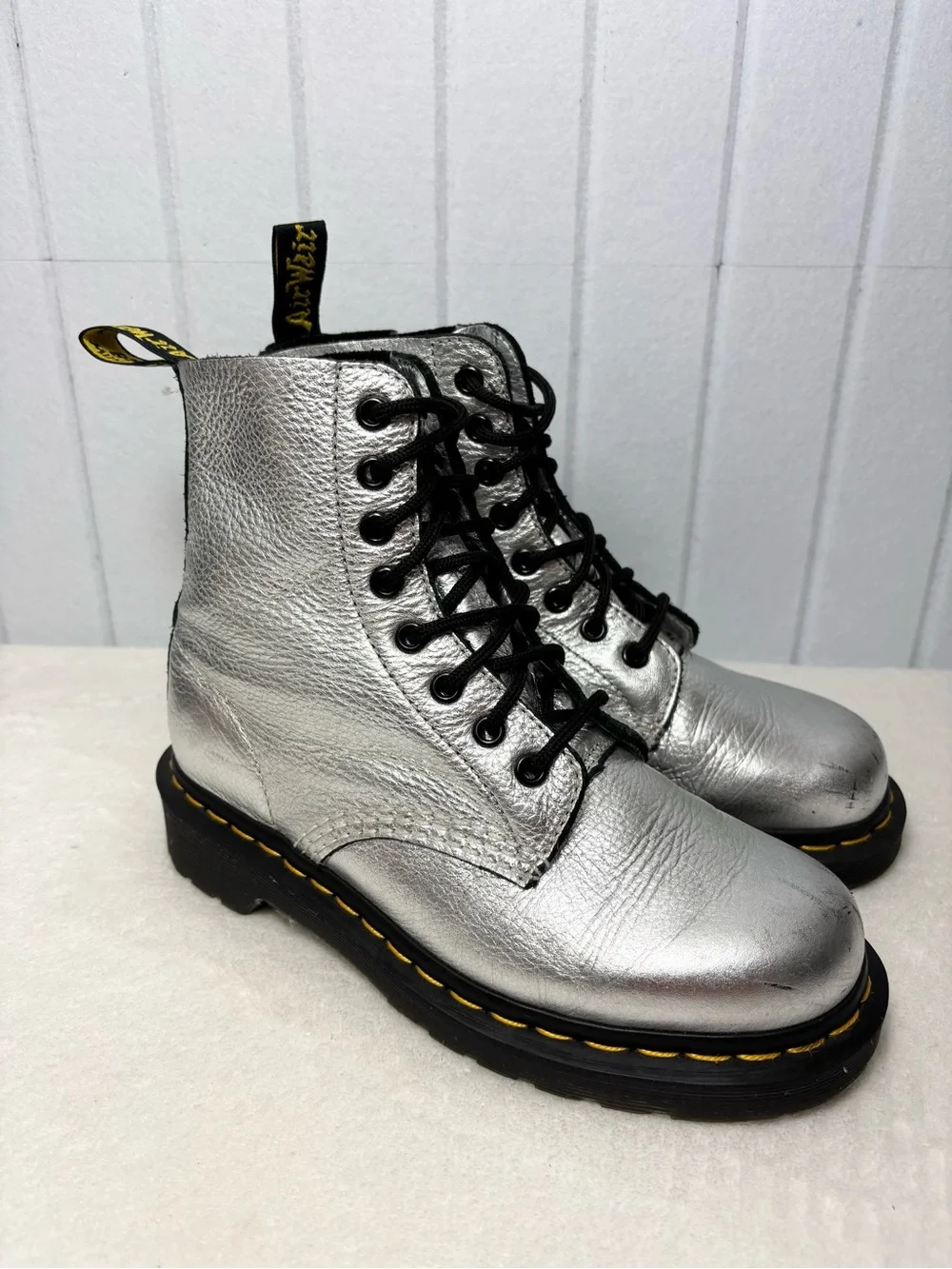 Dr. Martens Metallic Silver Lace-Up Combat Boots Kids‎ size 5